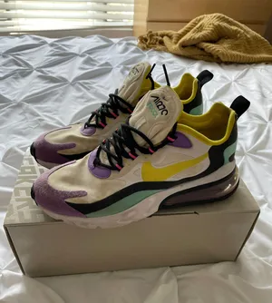Nike Air Max 270 Shoes thumbnail 1