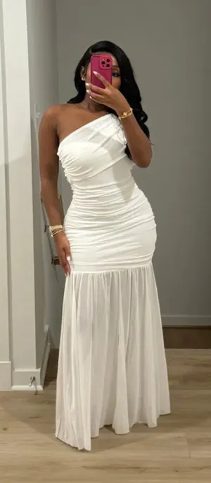 ELLIATT Vienna Ruched One-shoulder Gown in White Size X-Small thumbnail 1