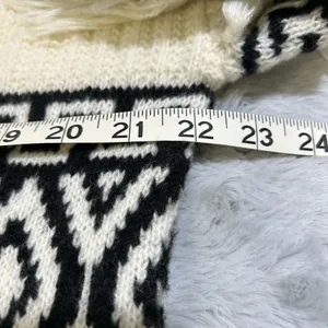Cream and Black Geometric Pattern Fringed Sweater Size M thumbnail 5