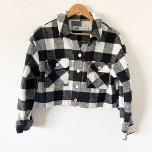 Zara Black White Cropped Buffalo Plaid Button Down Check Shacket thumbnail 2