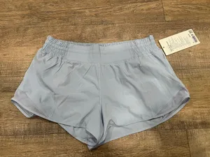 Lululemon nwt  2.5 hotty hot shorts thumbnail 1