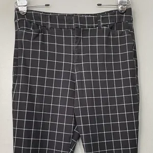 Old Navy Pixie High Rise Ankle Pant Size 10 Black Windowpane Plaid Preppy Office thumbnail 2