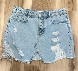 Zara Trafaluc Grommet Distressed Raw Hem Mini Skirt Women’s Medium thumbnail 1