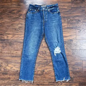 Levi’s • Wedgie Straight jeans distressed medium wash frayed hem ripped knee thumbnail 3