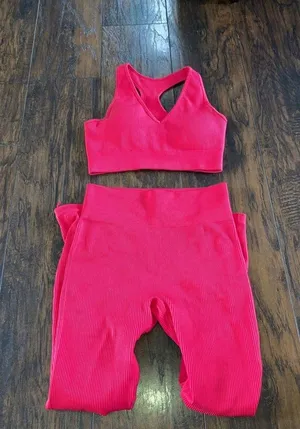 Amazon Hot Pink Workout Set thumbnail 3