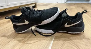 Women’s black nike volleyball shoes thumbnail 1