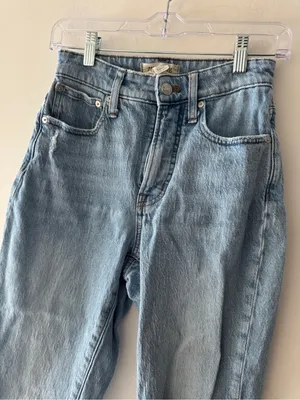 Madewell Curvy‎ Perfect Vintage Jeans in Coney Wash: Destroyed Edition thumbnail 3