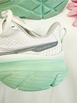 Saucony Guide 17 Women’s Running Shoes Lace Up Sneakers White Jade Green thumbnail 10