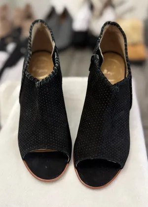 Size 8 M Jack Rogers Maya Black Suede Open-Toe Ankle Booties with Block Heel thumbnail 1