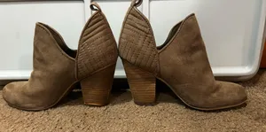 Brown hells shoes Size 6 thumbnail 2
