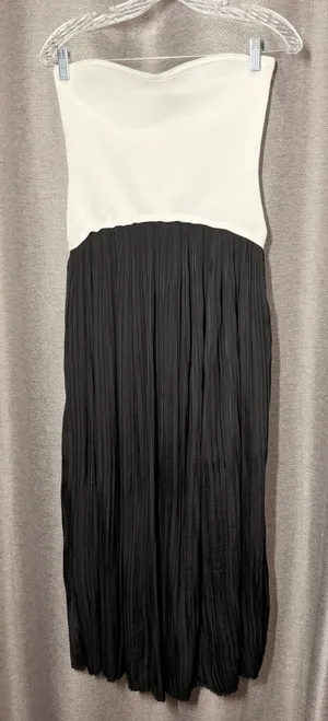 Moon River Strapless Midi Dress Womens Medium Black White Excellent Pleated thumbnail 1