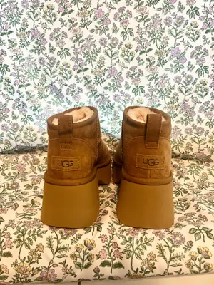 UGG Platform heel Uggs thumbnail 3
