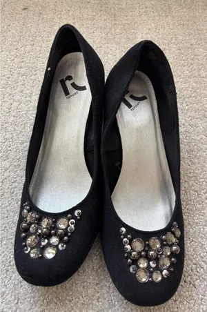 Report Wedge Heels Womens 8 Black Rhinestone Embellished Low Pump Evening Glam‎ thumbnail 1