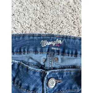 Wrangler Bootcut Jeans Medium Wash Denim Western Cowgirl Boho Pants Mid Rise thumbnail 2