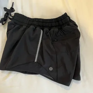 Lululemon Hotty Hot Drawstring Shorts - 4” - size 4 thumbnail 2