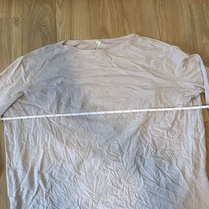 Lululemon pink long sleeve loose t-shirt‎ size 6 thumbnail 3