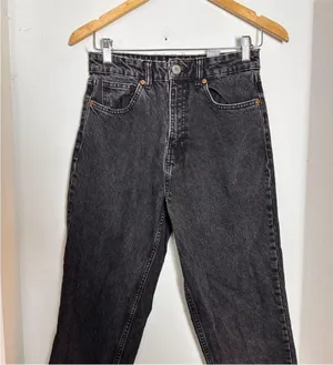 Zara Mom Fit High Rise / high waist Jeans in faded effect Black color thumbnail 6