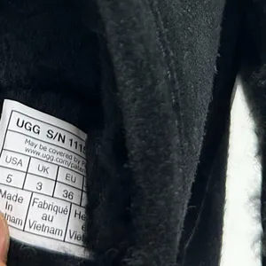 UGG Scuff Slipper in Black Size US 5 (Women) thumbnail 6