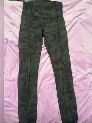 Lululemon camo leggings size 4 thumbnail 1