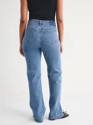 Curve Love Abercrombie High Rise 90s Relaxed Frayed Hem Jeans thumbnail 2