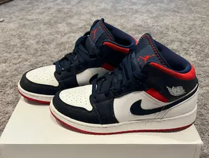Air Jordan 1 Mid SE Olympic thumbnail 1