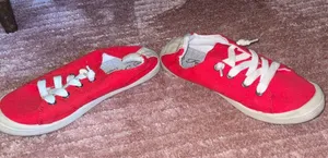 Stylish Red Women's Sneakers Size 6 thumbnail 2