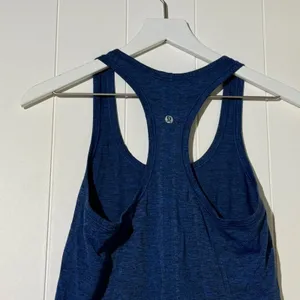 Lululemon Swiftly Tec Sporty Racerback Blue and Black Tank Top Women's Size 6 thumbnail 6