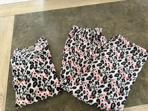 Mayfair Group Micro fleece -Print V-Neck Pajama Set - Leopard Print thumbnail 4