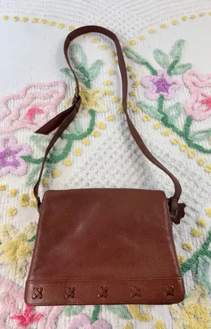 Vintage Brown Pebbled Leather Crossbody Bag Whipstitch Detail Adjustable Strap thumbnail 1