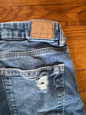 👖 American Eagle Curvy Strigid Ripped Mom Jeans 👖 ~ Size 10 thumbnail 6