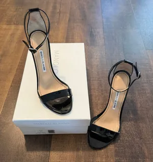 Manolo Blahnik Patent Leather Ankle Strap Heels Size 39.5 Black thumbnail 1