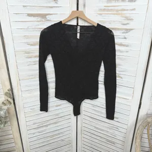 INTIMATELY FREE PEOPLE Women's Size XS Black V Neck Lace Bodysuit Top Vampy Goth thumbnail 12