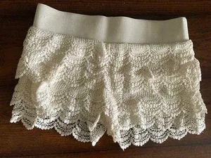 White Lace Shorts Size L thumbnail 2