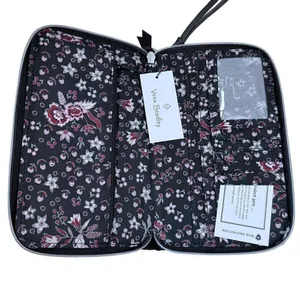 Vera Bradley RFID Wrestlet Bag NWT thumbnail 6