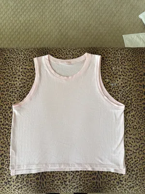 Lululemon train to be be tank size 6  thumbnail 2