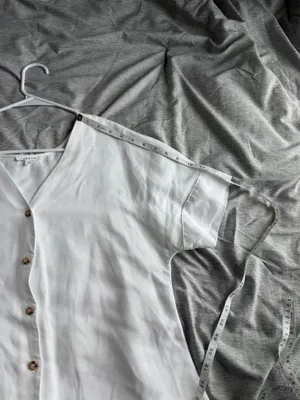 Vetta Women’s The Textured Girlfriend Shirt in New Ivory S Linen Minimalist thumbnail 14