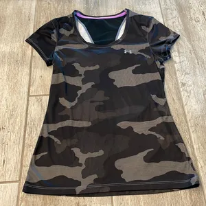 Under Armour Black and Gray Camo Athletic T-Shirt Size S thumbnail 1