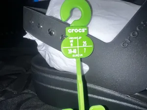Crocs Sandals Women’s 9 thumbnail 5
