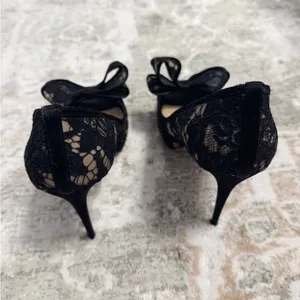 Valentino Garavani Black Floral Lace Heels (Size 38.5) thumbnail 4