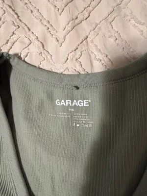 Garage V-neck crop top thumbnail 2
