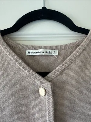 Abercrombie & Fitch Mara High-V LuxeLoft Sweater Vest thumbnail 4