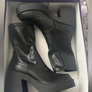 Madden Girl Black Women's Platform Boots thumbnail 3