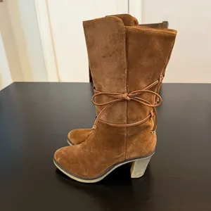 johnston murphy Jeanie Wrap Suede‎ Boots  Size 8.5 thumbnail 2