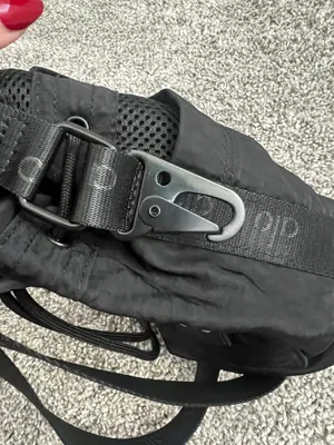 Alo Water Bottle Crossbody Bag Black Athleisure Gym Bag thumbnail 5