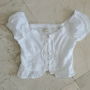 Aeropostale Cute White Ruffle Shirt NWT thumbnail 1