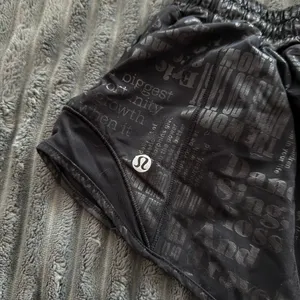 Lululemon Hotty Hot Short II *2.5" Manifesto thumbnail 5