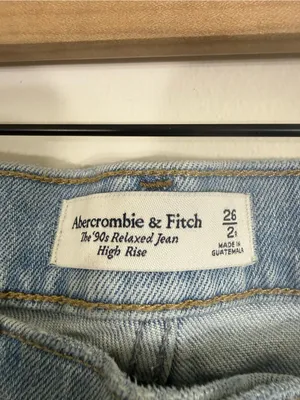 Abercrombie and Fitch 90s Relaxed Jeans Light Wash High Rise thumbnail 4