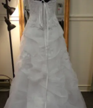 David's Bridal White Organza Wedding Dress thumbnail 6
