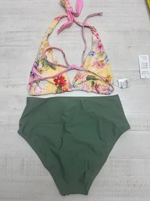 Cupshe reversible floral-print top and solid green high-waisted bottoms. thumbnail 5