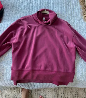 Lululemon Soft stream Turtleneck thumbnail 1